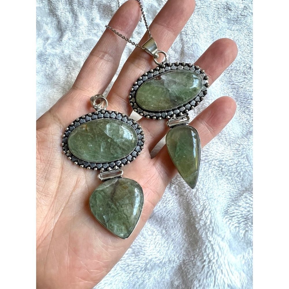 925 Stunning HUGE! Green Fluorite Pendant Necklace
